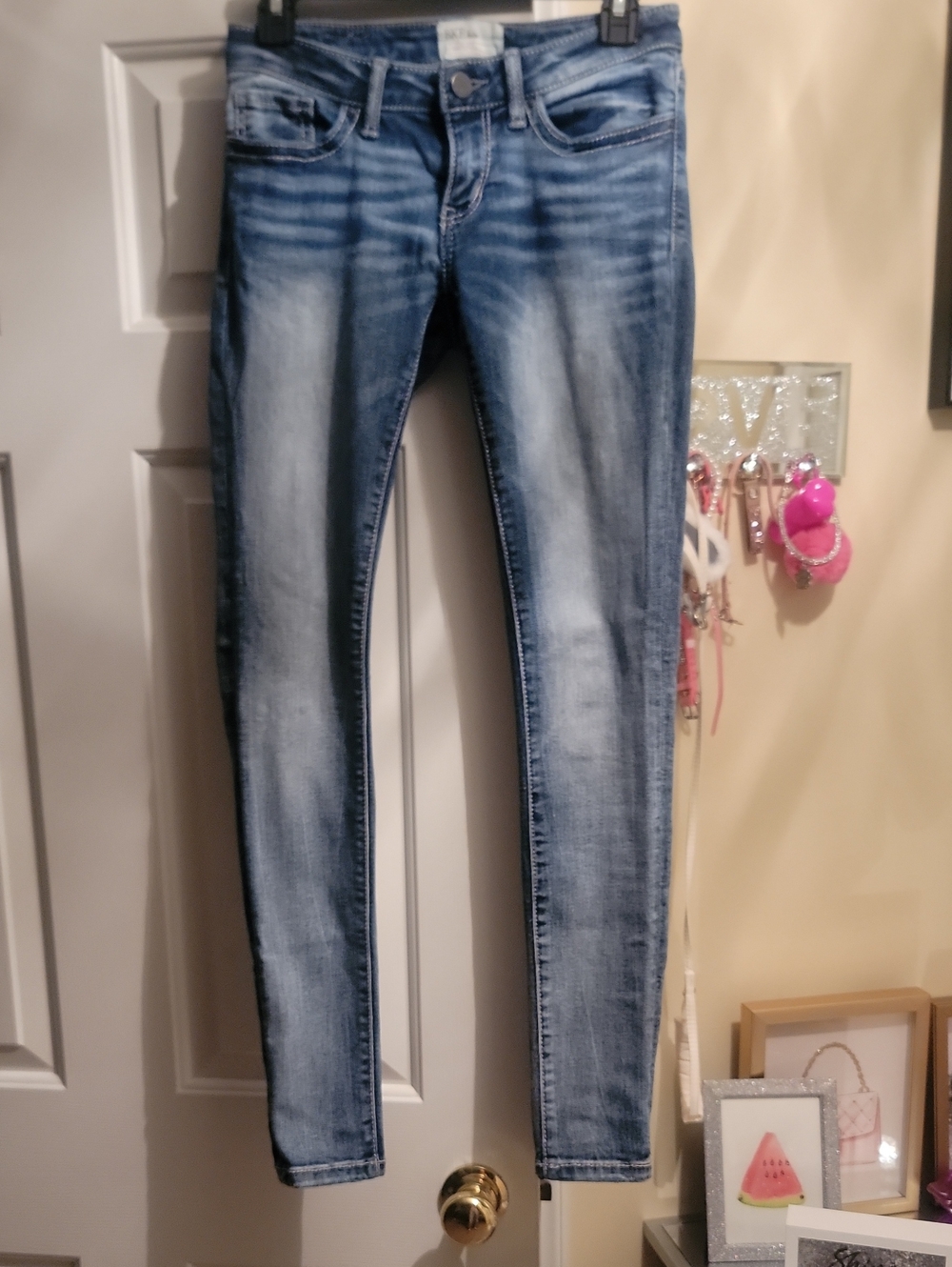 BKE Stella Skinny Jeans. Size 26R or 26x31. Like New! Worn Once.